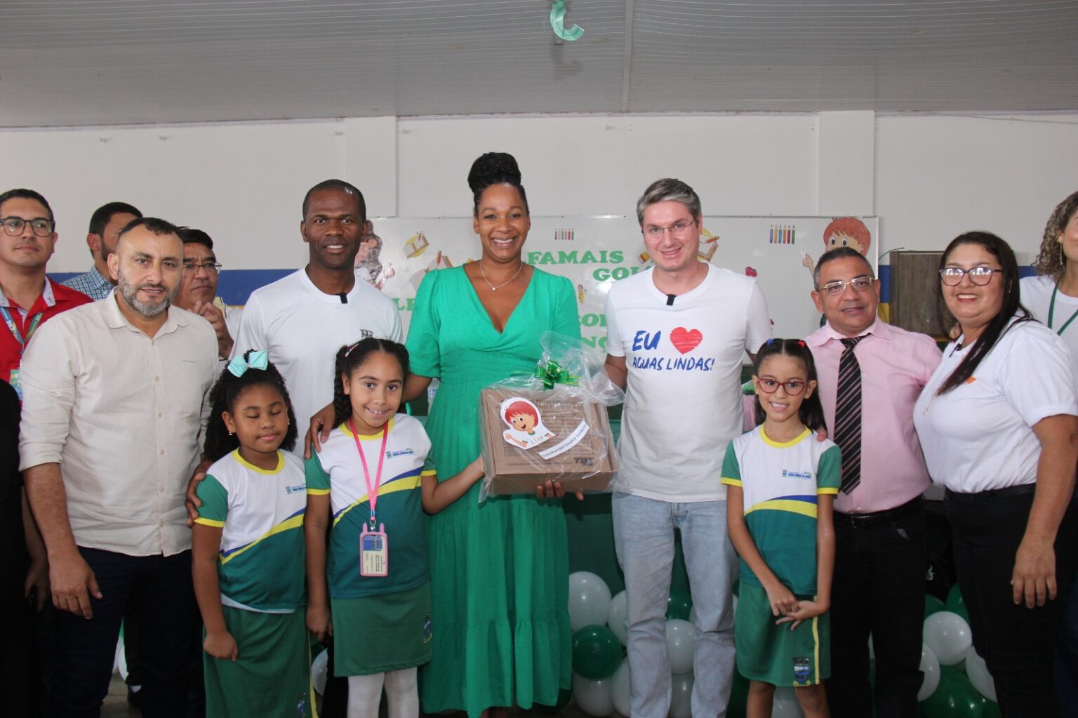 Prefeitura de Águas Lindas entrega kits de materiais escolares do Projeto AlfaMais